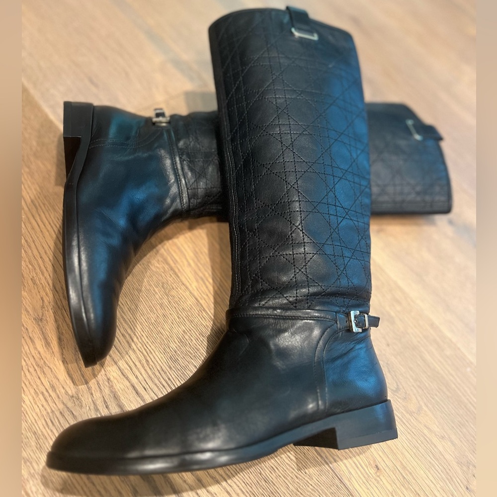 🔹Christian Dior Boots